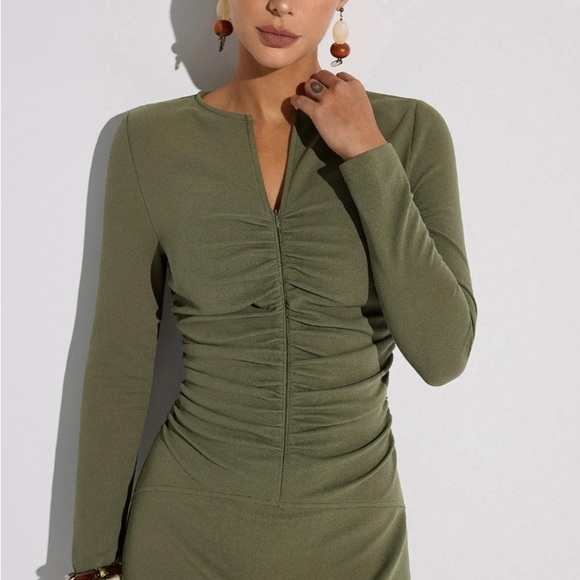 Commense Olive Long Sleeve Maxi Dress - Picture 4 of 7